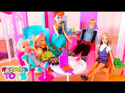 COLAZIONE CON SOFÌ, ELSA, ANNA, MAMMA E PAPÀ! - Me contro Te Toys