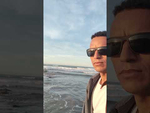 Silence in front of the waves is another language