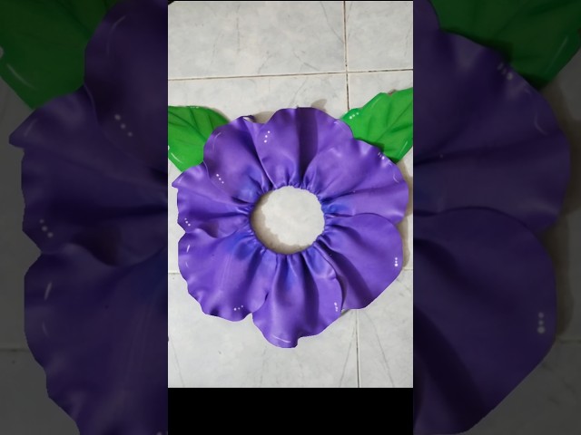 Vídeo relacionado con Floruvia Accesorios de Disfraz de Reina para Mujeres: Diadema, Collar, Pendientes, Guantes, Disfraz de Fiesta