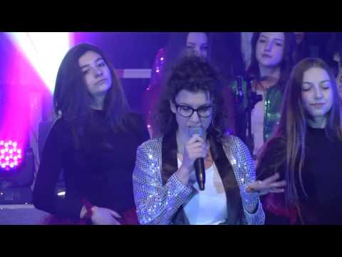 Angela Ilieva - Wanna be starin' somethin'