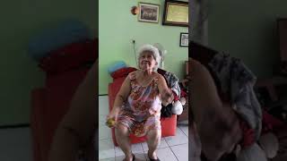 Download lagu Nenek nenek jago main bola putar mp3