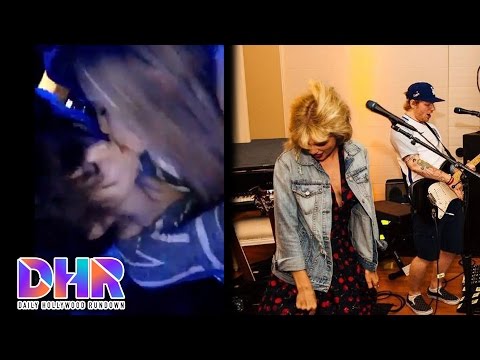 download lagu mp3 mp4 Taylor Swift Kiss Selena Gomez, download lagu Taylor Swift Kiss Selena Gomez gratis, unduh video klip Taylor Swift Kiss Selena Gomez