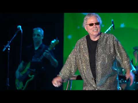 JOHNNY FARINA (SANTO & JOHNNY)   "SLEEP WALK"  8-5-22 EISENHOWER PARK, EAST MEADOW NY