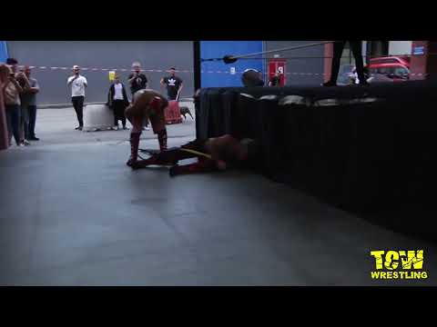 Anarchy Gaze vs Fenice Rossa (Texas Bullrope Match)-TCW Live at Milano Comics & Games 16-17/09/23
