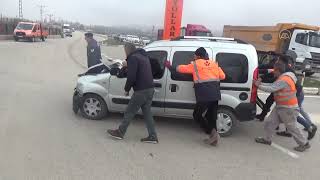 TOKAT’TA İKİ ARACIN ÇARPIŞTIĞI KAZADA 3 KİŞİ YARALANDI