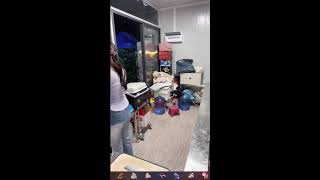 Download lagu LIVE. Girl cooking on the street. beautiful girl. mp3