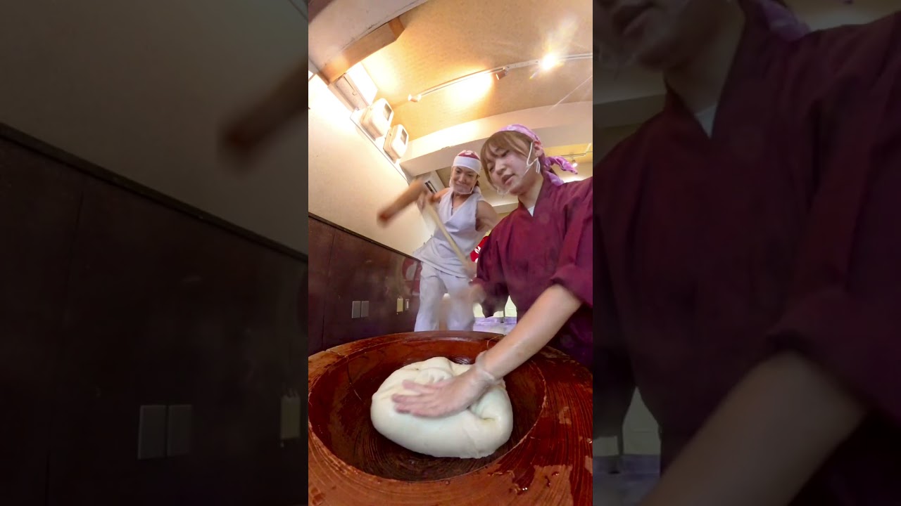 his name is 「Amu Yumesaki」💪🇯🇵pounds some chocolate mochi! #kyoto #matcha #muscle #fyp #mochimochi