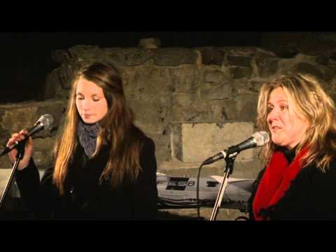 Nora Foss Al-Jabri singing "Songbird" - with Merethe Trøan
