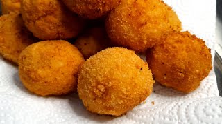 כדורי פירה כמו בדוכנים Mashed  potato balls מטבח בקלי קלות ליהי קרויץ (ליהי קרויץ - מטבח בקלי קלות) - התמונה מוצגת ישירות מתוך אתר האינטרנט יוטיוב. זכויות היוצרים בתמונה שייכות ליוצרה. קישור קרדיט למקור התוכן נמצא בתוך דף הסרטון