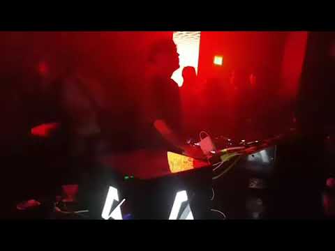 Joey Daniel plays „Tomi & Kesh - Pressure“ at Baum Bogota 2019