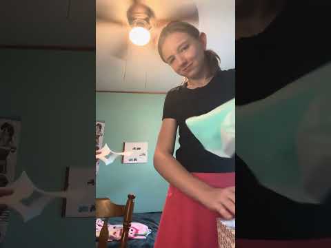 Trying a new blue raspberry pickle🤢(GONE WRONG🤮)…