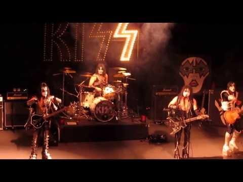 120613 825 KISS Alive! NYC Do You Love Me