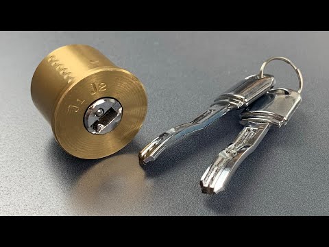 896】珍しい湾曲キーディンプル錠の摘み取りとガッツポーズ ([896] Unusual Curved Key Dimple Lock Picked and Gutted)
