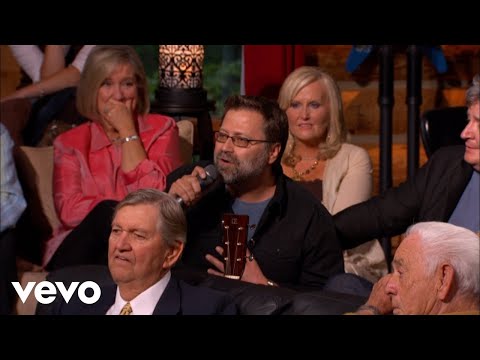 Bill & Gloria Gaither - I Love My Friends [Live] ft. Michael Sykes