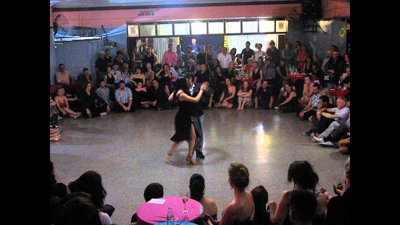 MARIELA SAMETBAND y GUILLE "PEQUE" BARRIONUEVO en Viva La Pepa Milonga (4/4)