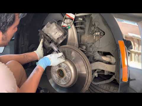 2017 BMW 530i front break pad and rotor replacement
