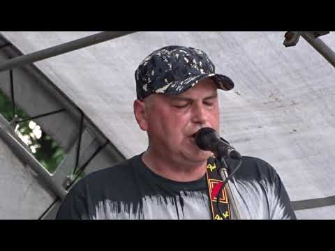 KVARTAL -  DÁL, DÁL SE PTEJ