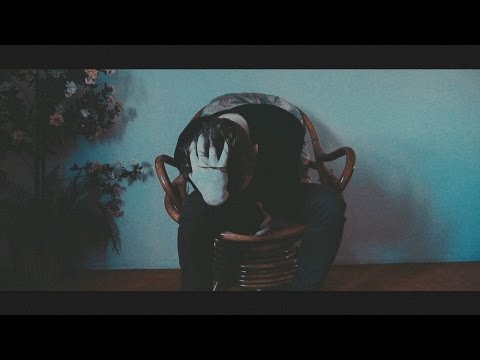 Momento - Empty Eyes (OFFICIAL MUSIC VIDEO)