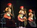 The Mahotella Queens - Awuthele Kancane