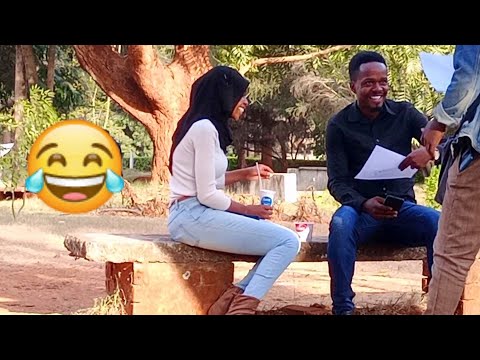 Artist without talent drawing strangers .Awesome reactions