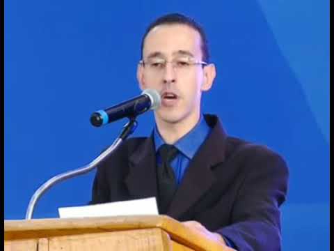 Irmã Márcia cantando No em contro de pastores  em  Franca - SP