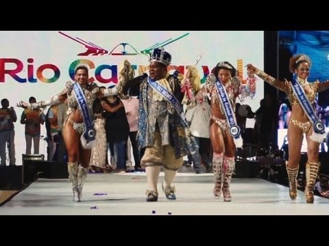 Momo, the carnival king