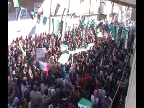 مظاهرة في حي الحميدية في مدينة حماة في جمعة "معتقلي الثورة"