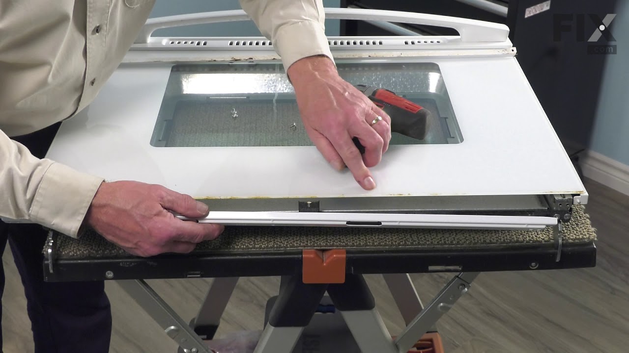 Replacing your Trim, Lower (White) Replacing your Trim, Lower (White)