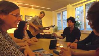 Rany - "Tafelrunde" Improsession im Cafe Aha