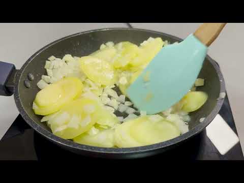 Sólo 3 ingredientes, patatas, huevos y cebolla Un desayuno rápido y fácil