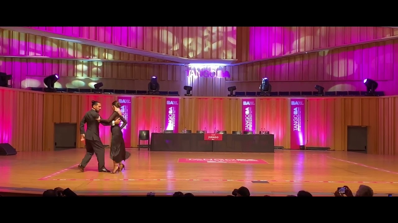 Video thumbnail for Campeonato Metropolitano Tango 2022- Carla Rossi y Jose Luis Salvo bailan “Chiqué “ por Tango Bardo