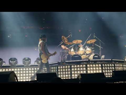 Kabát Nesmrtelná teta Praha 2022