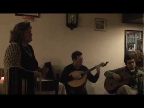 ADÍLIA AZEVEDO CANTA FADO EM RESTAURANTE DE LISBOA I