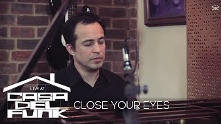 Live at CasaDelFunk - Jason Rebello & Ola Onabule - Close Your Eyes