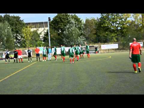 Die Nr.6 vom TSV Helgoland betritt das Spielfeld / Kreisliga A