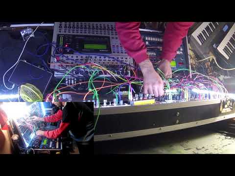 Eurorack Modular Acid Techno Live Jam by Nando Pascual - Recording his new track at Visions Studio