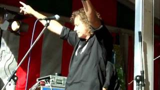 SYB : ' Iedereen is van de wereld '