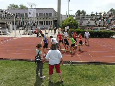 4x400 m-es váltó 1. futam 2. váltás (AVI)