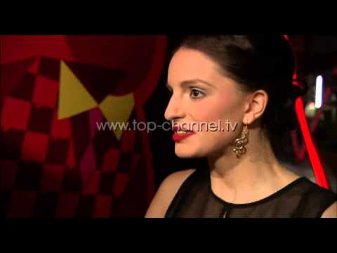 Lauresha perpara ngjitjes ne skene