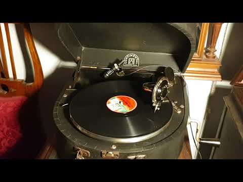 Johnny Peddler. Tommy Tucker Orchestra. Regal 78rpm. Continental Portable Gramophone Phonograph