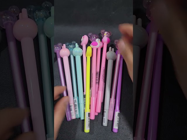 Vídeo relacionado con Kokonote Porta Bolígrafos bonitos Back To Black - Soporte bolis metal negro | Accesorios Papeleria bonita Basic Studio - Material escolar Aesthetic