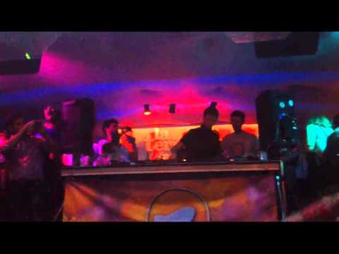 Hernan Cattaneo playing Mike Griego - Asteroids (Andrea Cassino Remix) @ La Terrrazza - Barcelona
