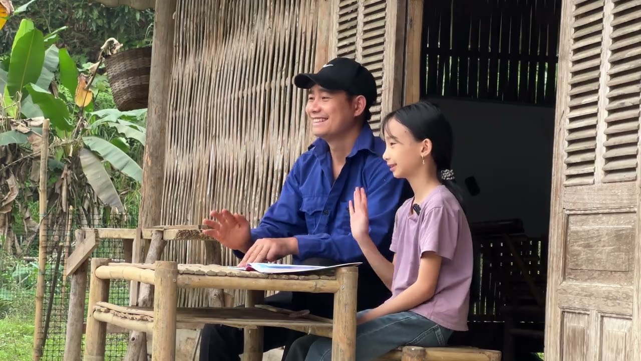 Dong and Han shared stories about past events. and their future plans.