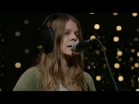 Sarah Shook & the Disarmers - Dwight Yoakam (Live on KEXP)
