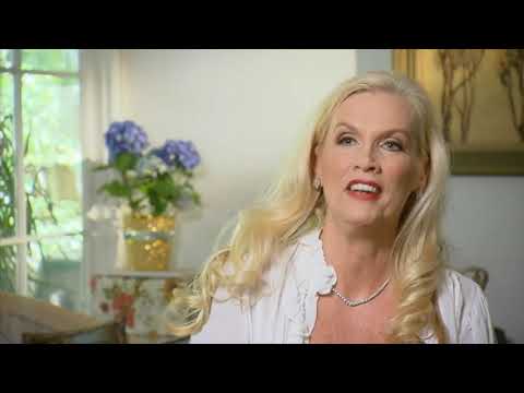 Gunilla Persson planerar inför Frulunch - Svenska Hollywoodfruar (S7 Ep2)