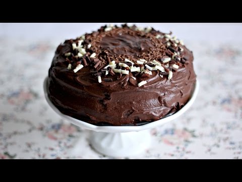 Old Fashioned Chocolate Cake - CrispyOven
