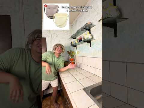 Moms when choosing a water bucket: #ytshorts #viralvideo #funny #funnyphotos #comedy #funnypictures