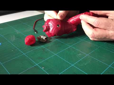 Iron Man Mark III Moebius scale model build Part 2