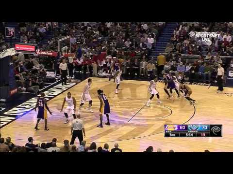 Kobe to hesitant Lin: "SHOOT THE BALL!" - 2014.11.12