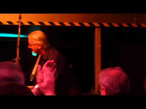 The Blues Band- Tom McGuinness Guitar solo @ The Ferry, Glasgow (18th Feb 2011)